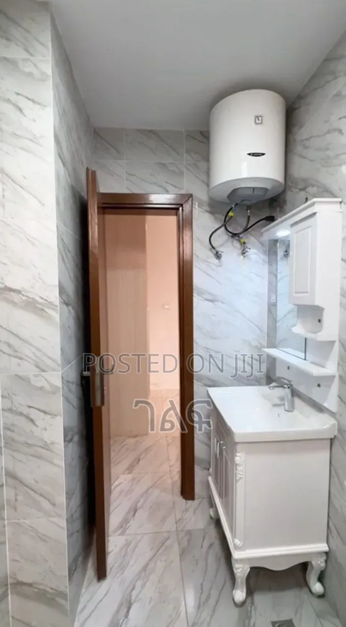 2bdrm Apartment in መገናኛ : ግብርና ሚኒስተር –, Bole for sale