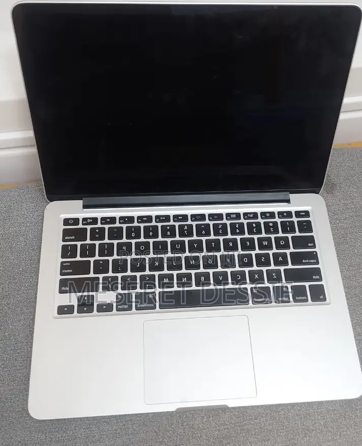 New Laptop Apple 8GB Intel Core i5 SSD 256GB