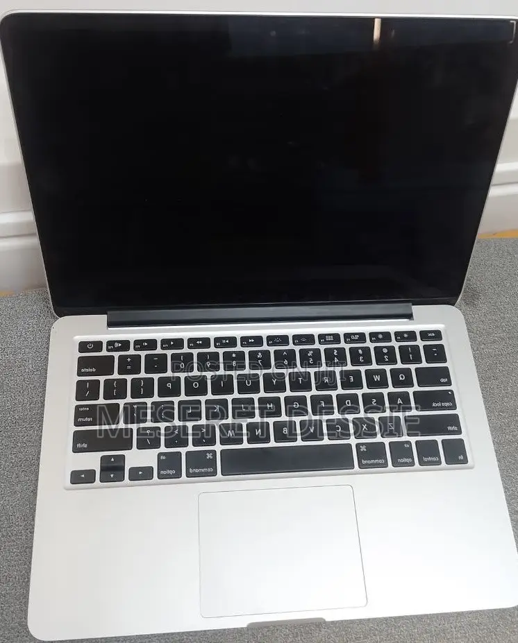 New Laptop Apple 8GB Intel Core i5 SSD 256GB
