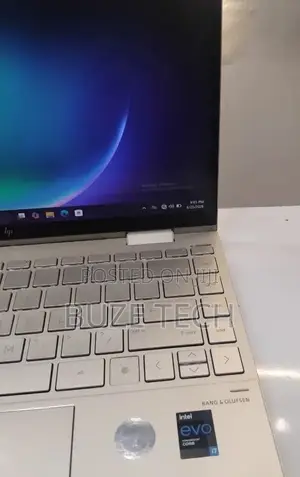 New Laptop HP Envy x360 8GB Intel Core i7 SSD 512GB