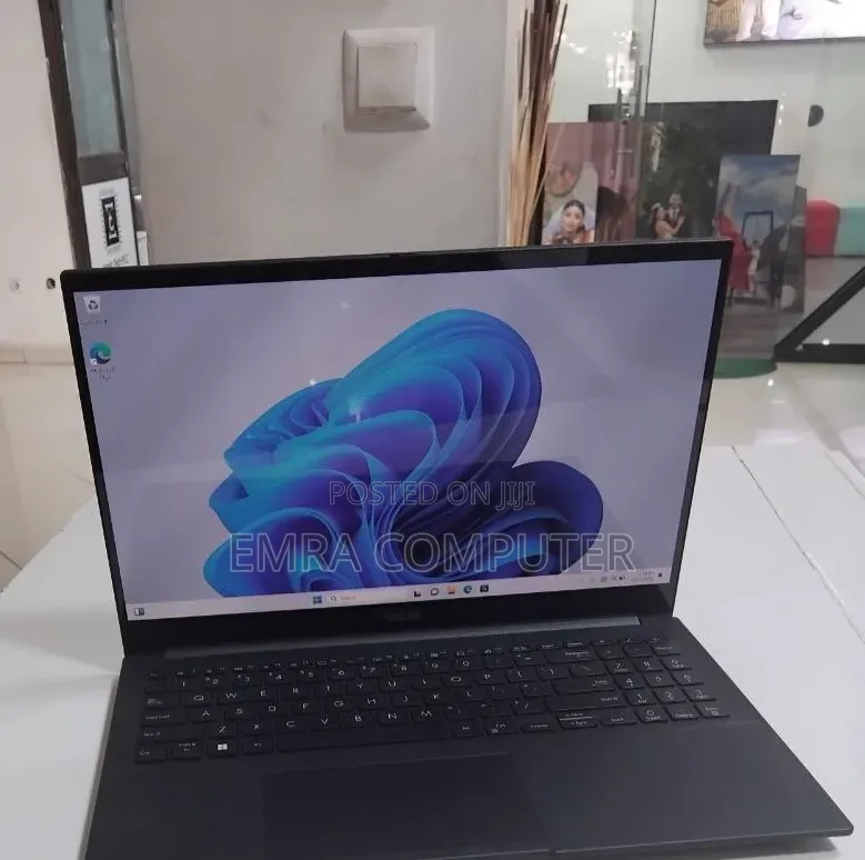 New Laptop Asus 16GB Intel Core i9 SSD 512GB