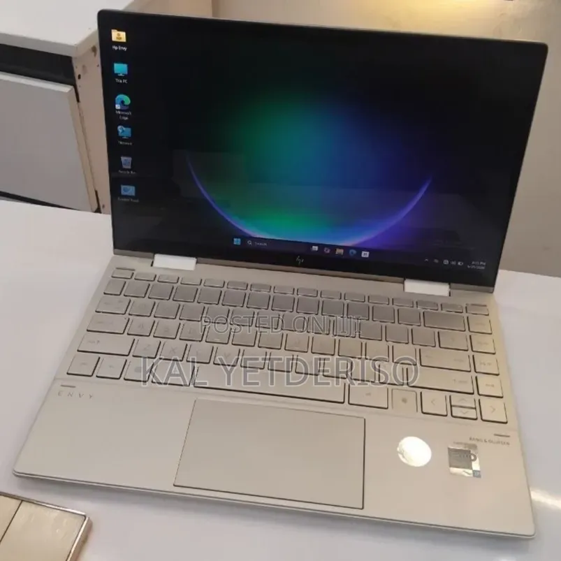 New Laptop HP Envy x360 8GB Intel Core i7 SSD 512GB