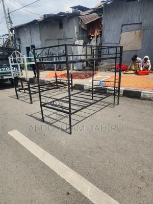 Used Double Bed ያገለገለ ተደራራቢ አልጋ