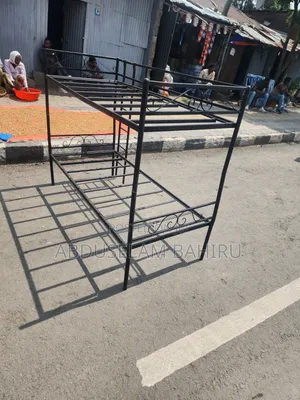 Used Double Bed ያገለገለ ተደራራቢ አልጋ