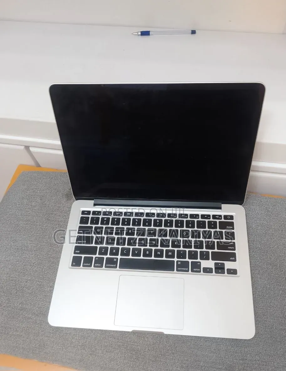 New Laptop Apple MacBook Pro 2013 8GB Intel Core i5 SSD 256GB