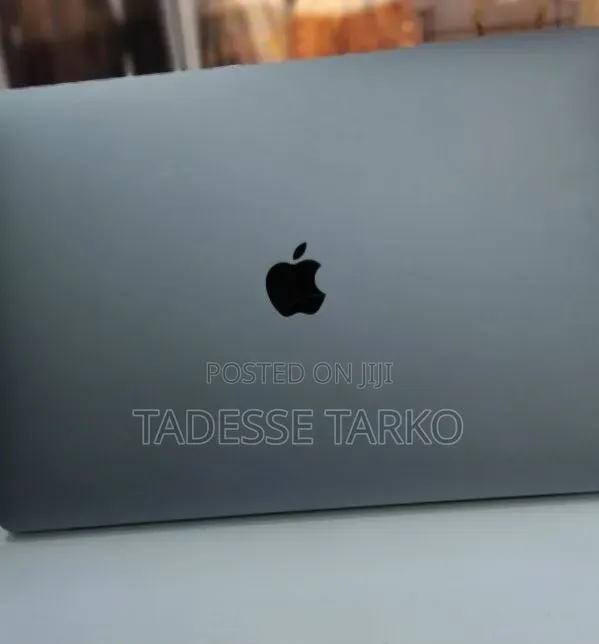 New Laptop Apple MacBook Pro 2017 16GB Intel Core i7 SSD 512GB