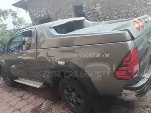Toyota Hilux 2021 Gray