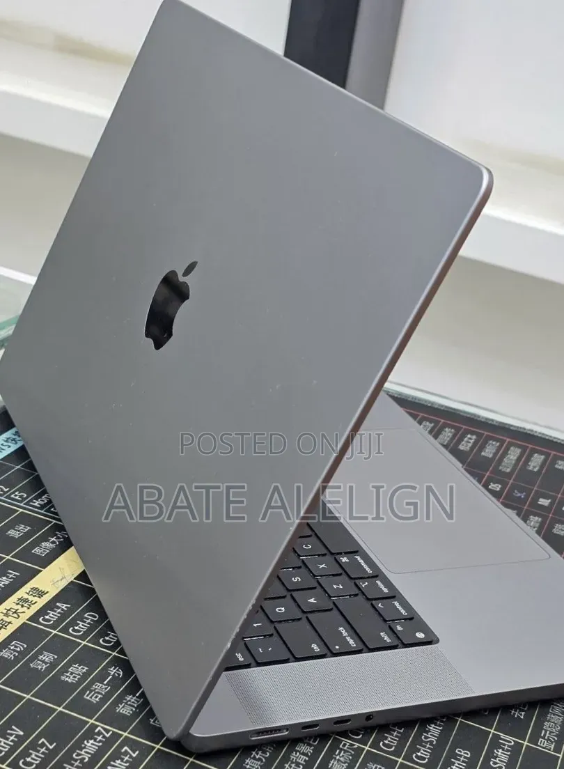 New Laptop Apple MacBook Pro 2021 M1 32GB Apple M1 Max SSD 1T