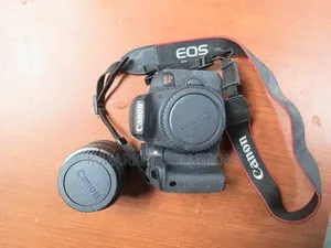 Canon Eos Rebel T7i With Lens - NEW