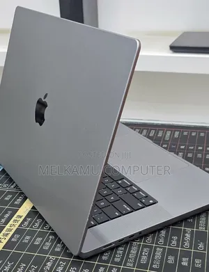 New Laptop Apple MacBook Pro 2021 M1 Max 32GB Apple M1 SSD 1T