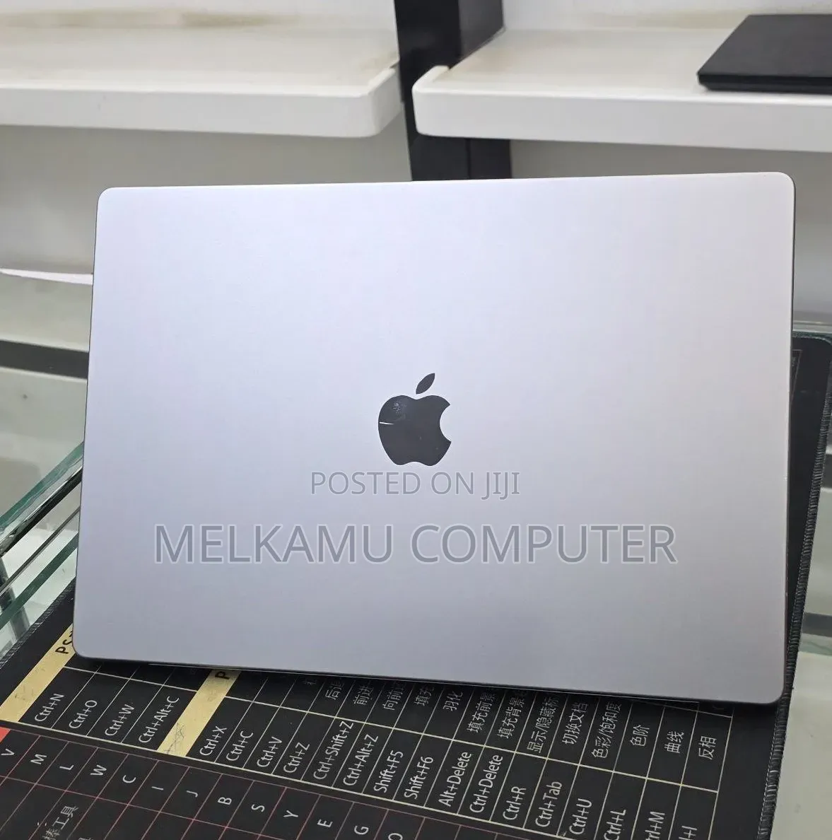 New Laptop Apple MacBook Pro 2021 M1 Max 32GB Apple M1 SSD 1T