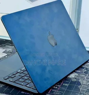 New Laptop Apple MacBook Air 2022 M2 16GB Apple M2 SSD 512GB