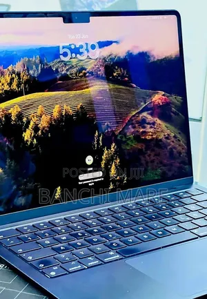 New Laptop Apple MacBook Air 2022 M2 16GB Apple M2 SSD 512GB