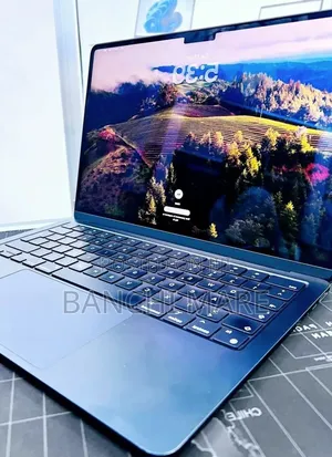 New Laptop Apple MacBook Air 2022 M2 16GB Apple M2 SSD 512GB
