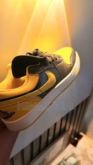 Air Jordan 1 Low Yellow Ochre
