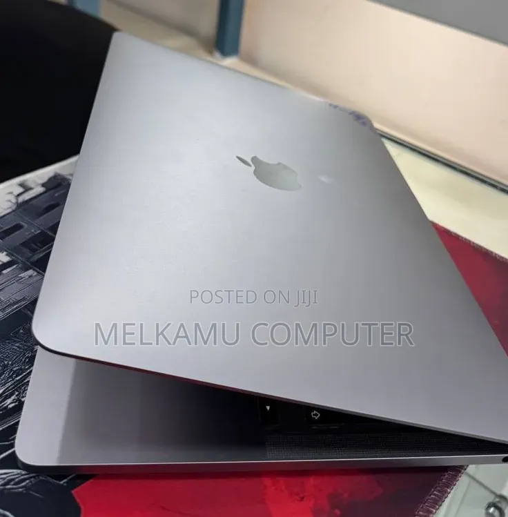 New Laptop Apple MacBook Pro 16GB Apple M1 SSD 512GB