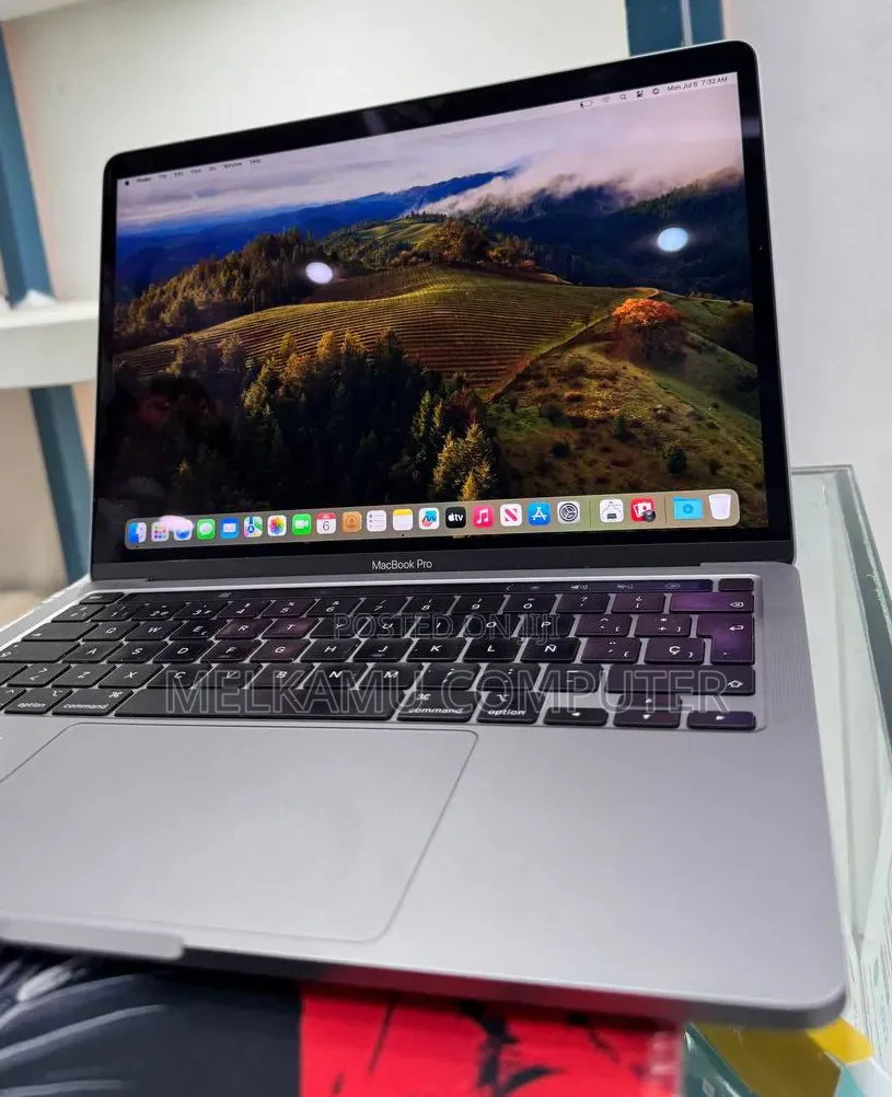 New Laptop Apple MacBook Pro 16GB Apple M1 SSD 512GB