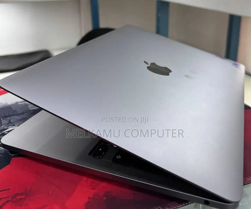 New Laptop Apple MacBook Pro 16GB Apple M1 SSD 512GB
