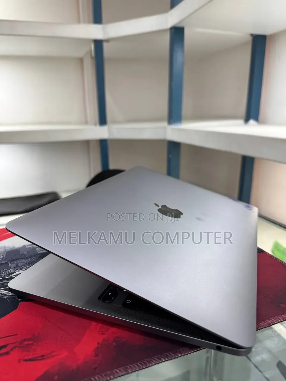 New Laptop Apple MacBook Pro 16GB Apple M1 SSD 512GB