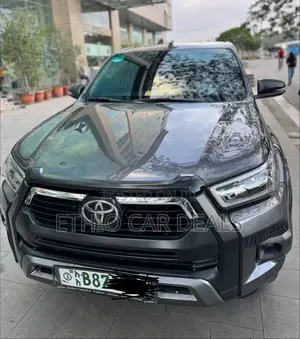 Toyota Hilux 2022 Beige