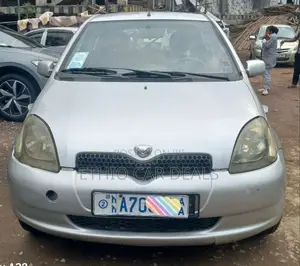 Toyota Vitz 2001 Silver