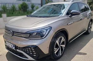 Volkswagen ID.6 2024 Gold