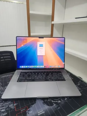 New Laptop Apple MacBook 32GB Apple M1 Pro SSD 512GB
