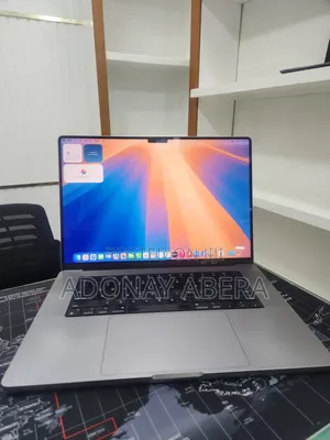 New Laptop Apple MacBook 32GB Apple M1 Pro SSD 512GB