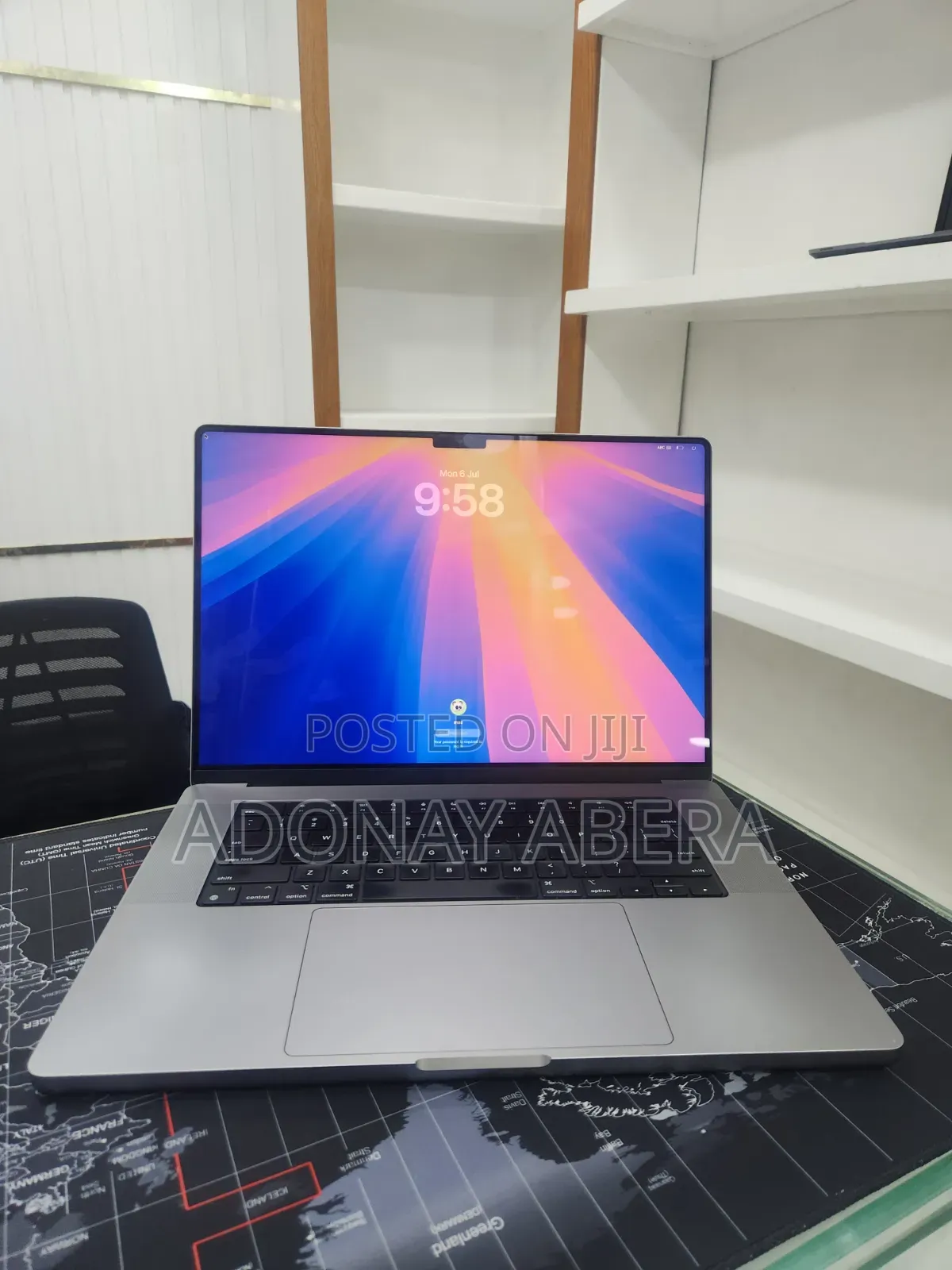 New Laptop Apple MacBook 32GB Apple M1 Pro SSD 512GB
