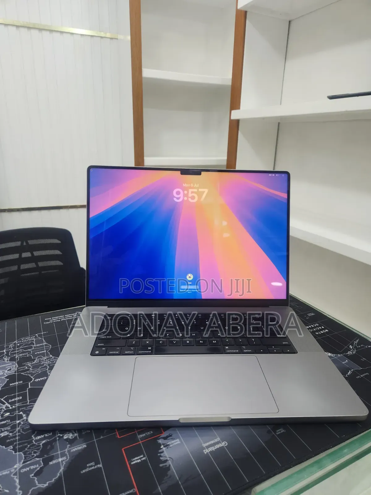 New Laptop Apple MacBook 32GB Apple M1 Pro SSD 512GB