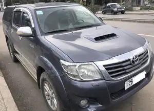 Toyota Hilux 2012 Gray