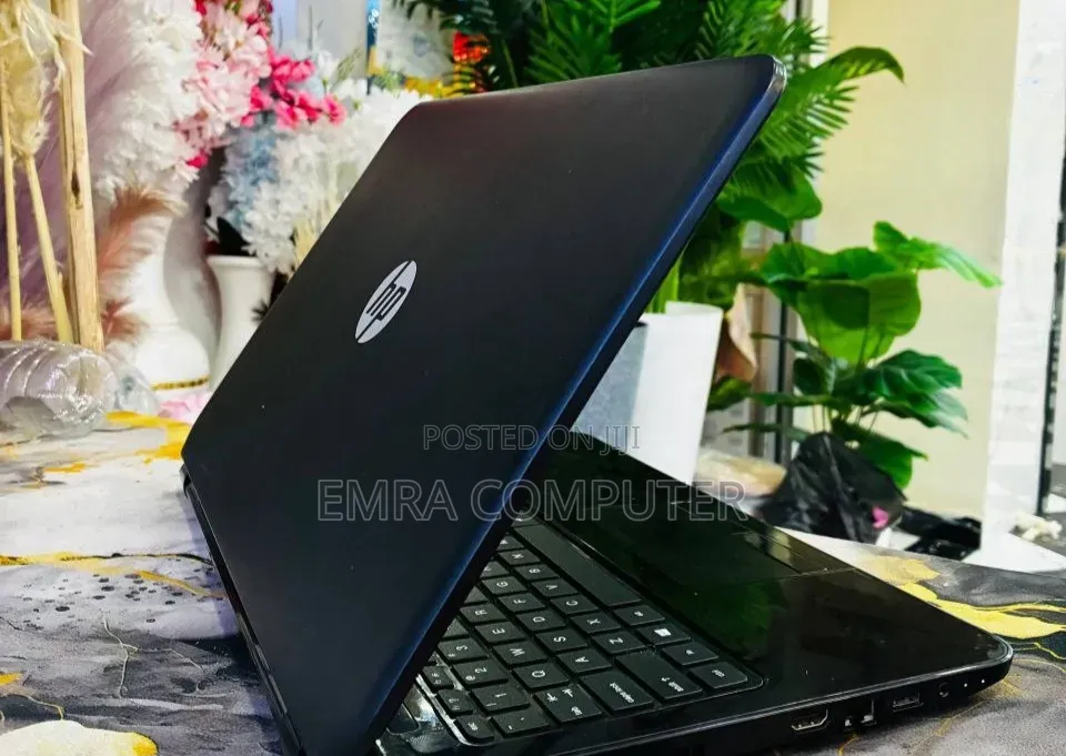 New Laptop HP 4GB Intel Core i5 SSD 500GB