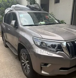 Toyota Land Cruiser 2022 Silver