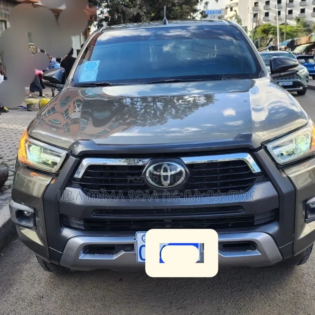Toyota Hilux 2021 Gray