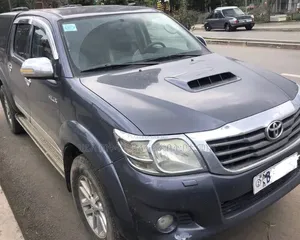 Toyota Hilux 2012 Blue