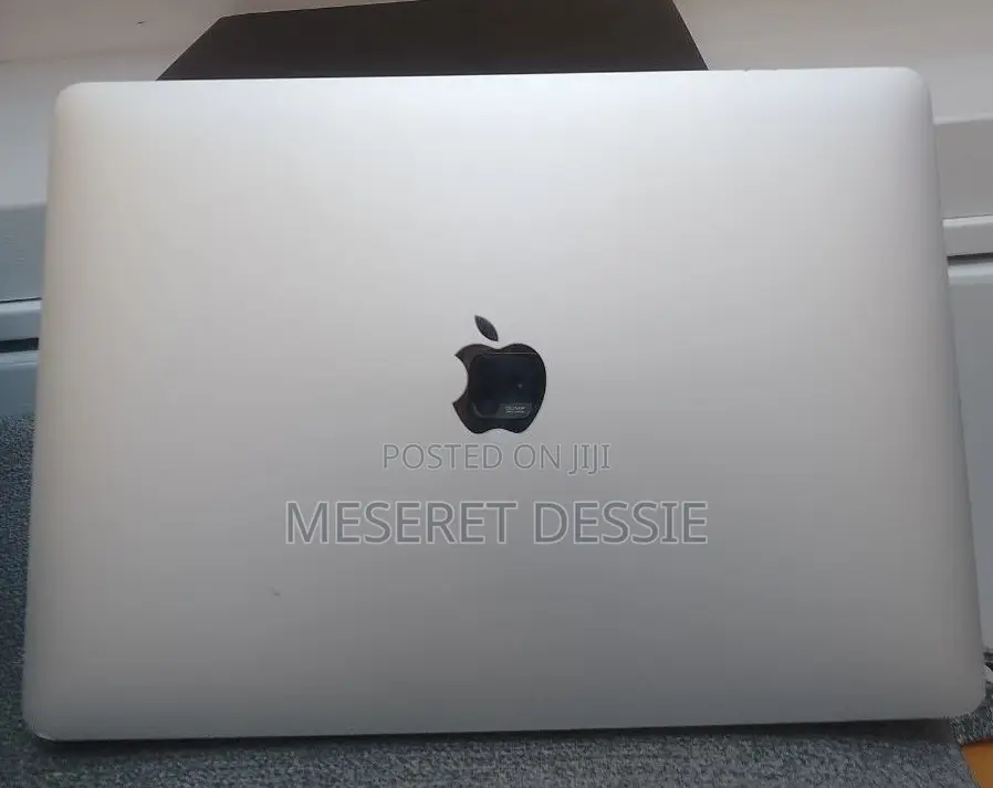 New Laptop Apple 8GB Apple M1 Pro SSD 256GB