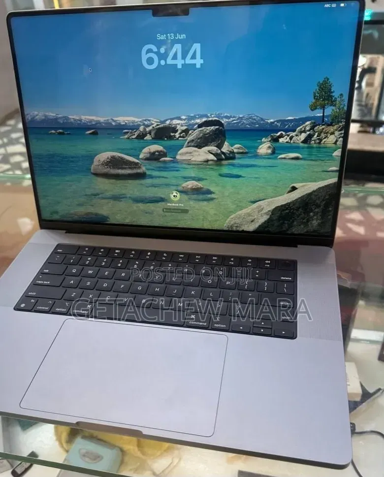 New Laptop Apple MacBook Pro 2021 M1 32GB Apple M1 Pro SSD 512GB