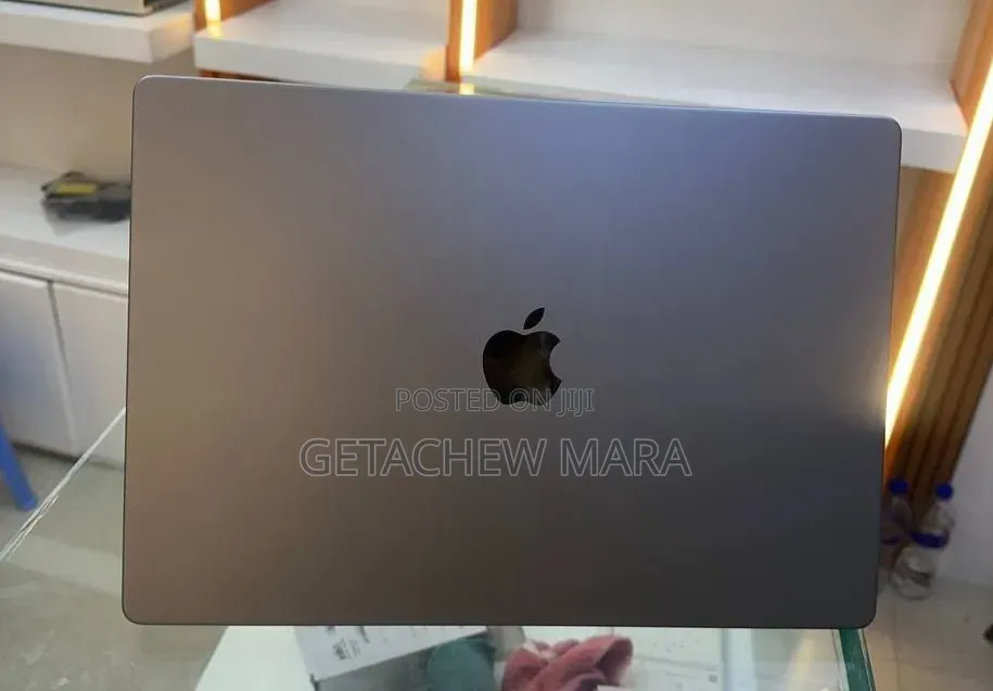 New Laptop Apple MacBook Pro 2021 M1 32GB Apple M1 Pro SSD 512GB