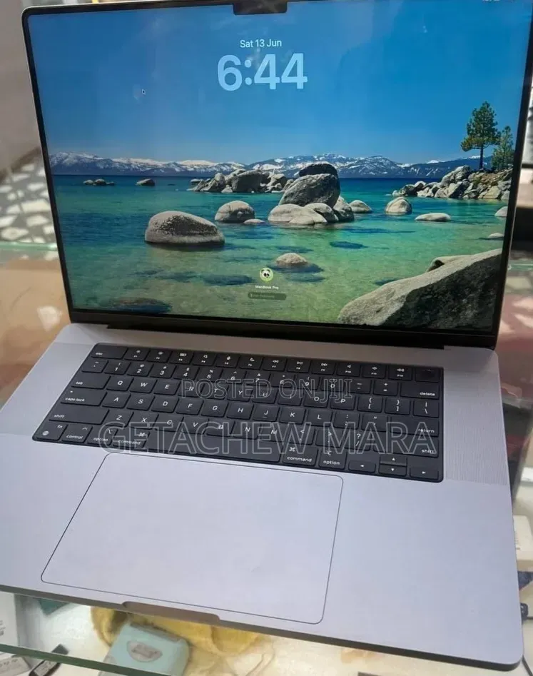 New Laptop Apple MacBook Pro 2021 M1 32GB Apple M1 Pro SSD 512GB