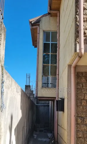 Furnished 6bdrm Townhouse/Terrace in Lebu, Nifas Silk-Lafto for sale
