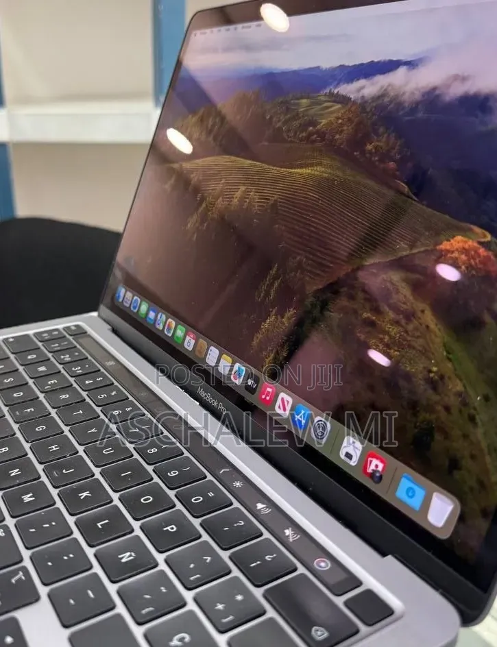 New Laptop Apple MacBook Pro 2021 M1 16GB Apple M1 SSD 512GB