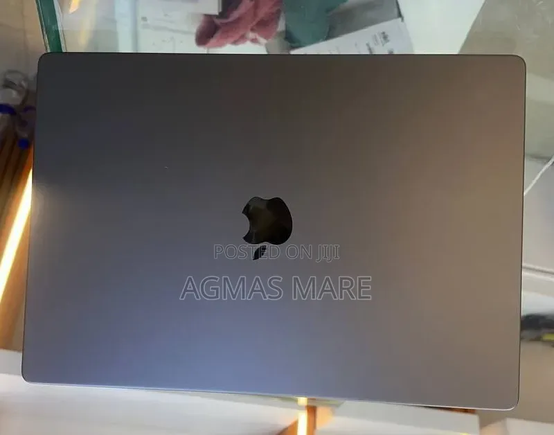 New Laptop Apple MacBook Pro 2021 M1 32GB Apple M1 Pro SSD 512GB