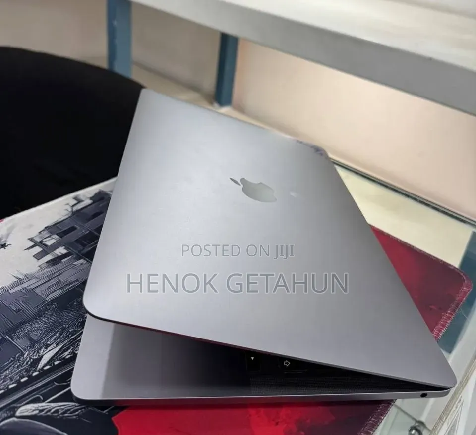 New Laptop Apple MacBook Pro 16GB Apple M1 SSD 512GB