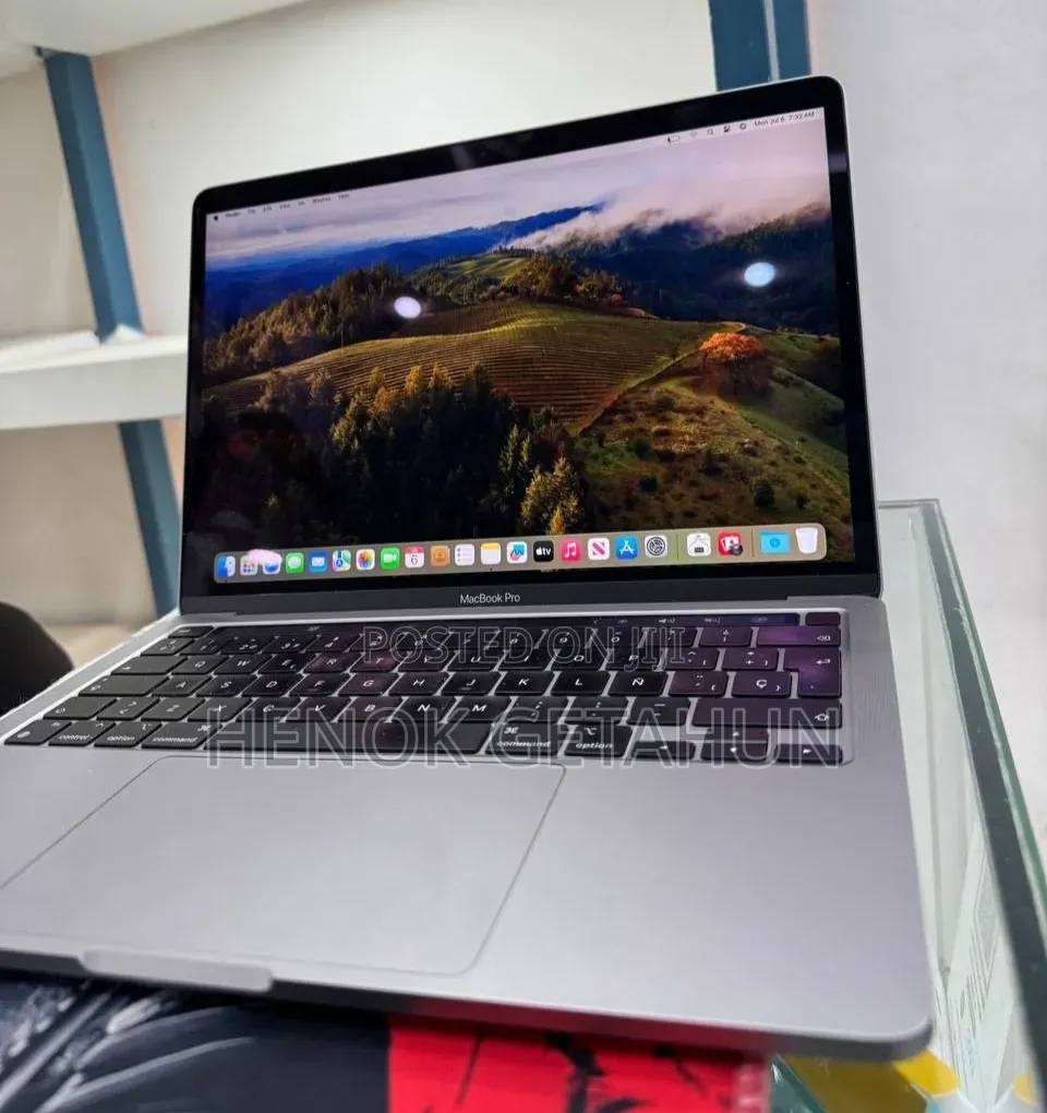 New Laptop Apple MacBook Pro 16GB Apple M1 SSD 512GB