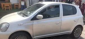 Toyota Vitz 2001 Silver