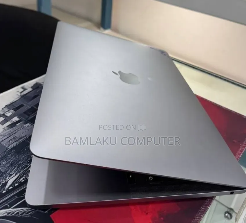 New Laptop Apple MacBook Pro 2021 M1 16GB Apple M1 Pro SSD 512GB