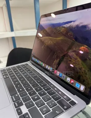 New Laptop Apple MacBook Pro 2021 M1 16GB Apple M1 Pro SSD 512GB
