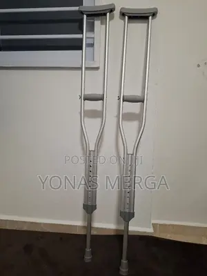 Bilateral/Axillary Crutches節考replacing, Convenient and Fast. Crutch