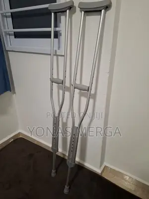 Walking Crutches宝灰crutches Size:100-150cm,Suitable for Height140-190cm