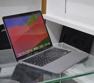 New Laptop Apple MacBook Pro 2020 M1 8GB Apple M1 Pro SSD 512GB